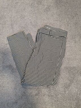 Old Navy Black and White Houndstooth Pixie Pants